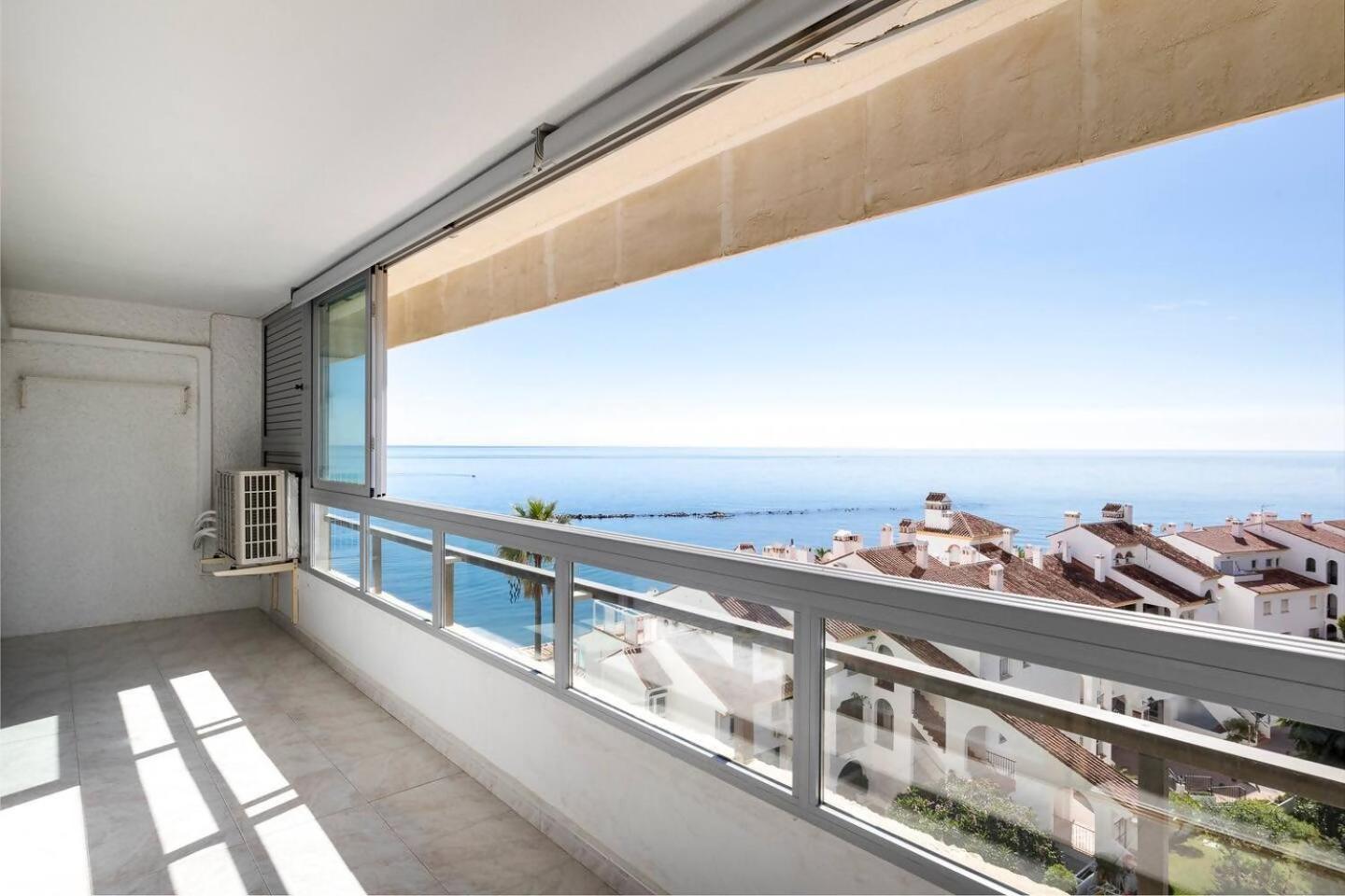 Stunning Apartment 50 Meters From The Sea Benalmádena Exteriér fotografie