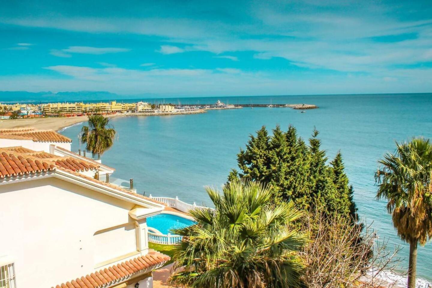 Stunning Apartment 50 Meters From The Sea Benalmádena Exteriér fotografie